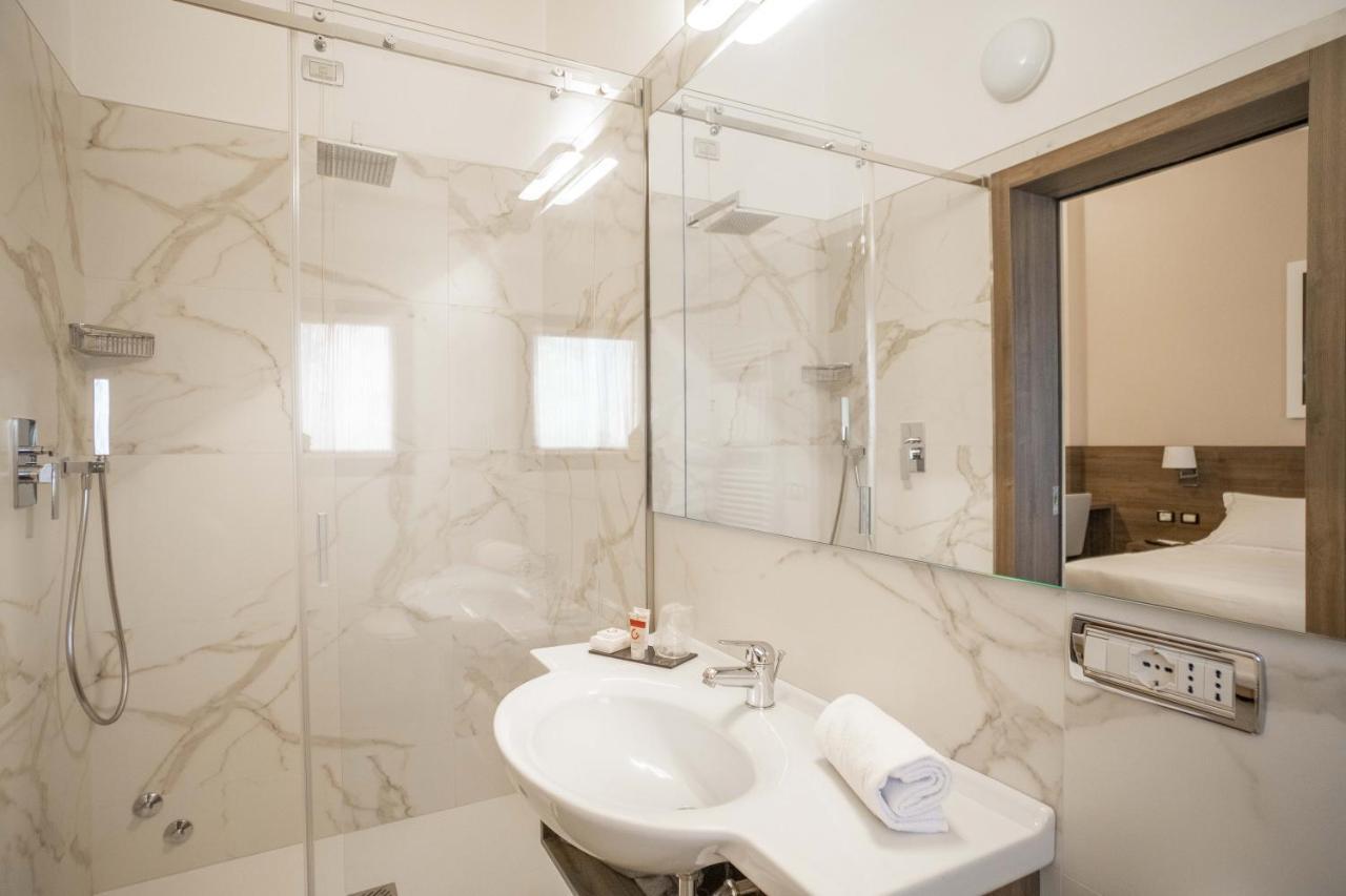Hotel Guerro Castelvetro di Modena Bagian luar foto
